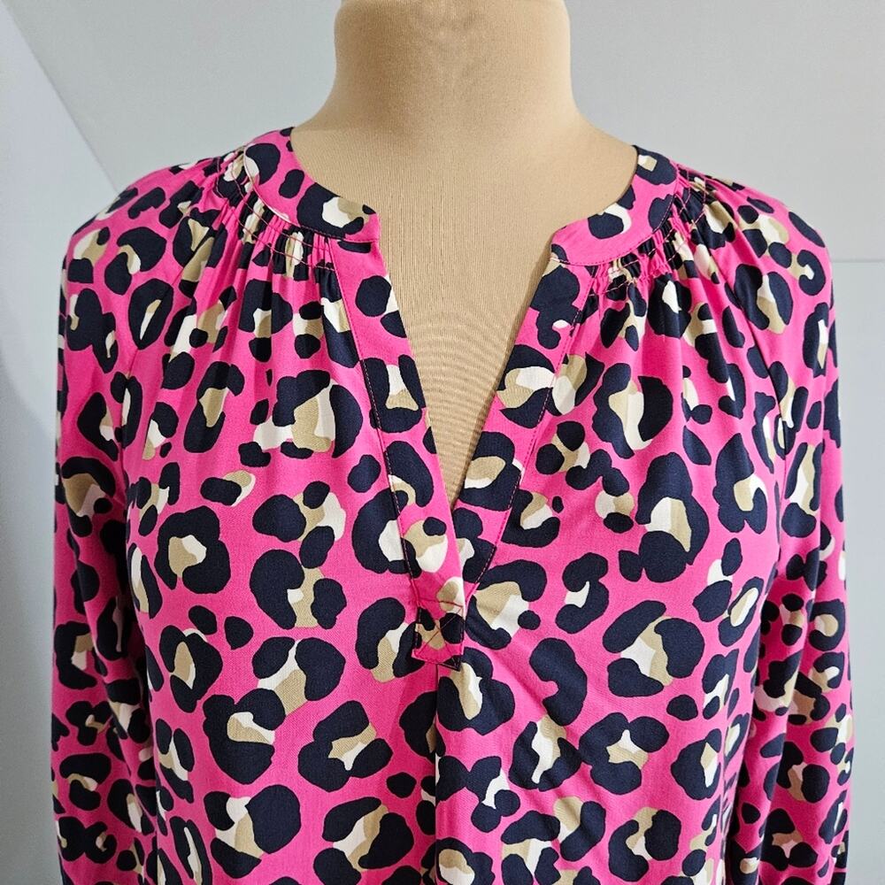 Crown & Ivy Top Small Pink Blue Leopard Print 3/4 Raglan Sleeve V Neck Smocked - Picture 5 of 14